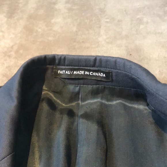 Jones New York navy blazer 42S - Picture 3 of 4